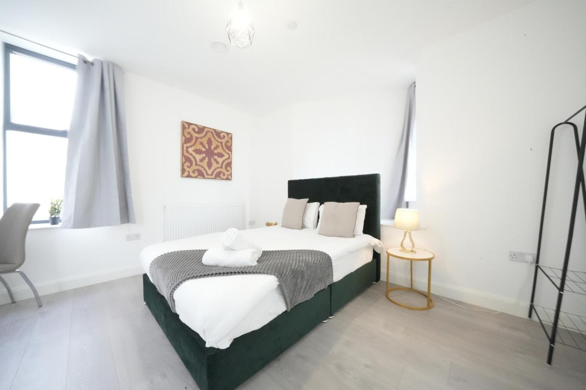 Ealing Broadway Great Stay 7-Minute Walk From The Underground Екстер'єр фото