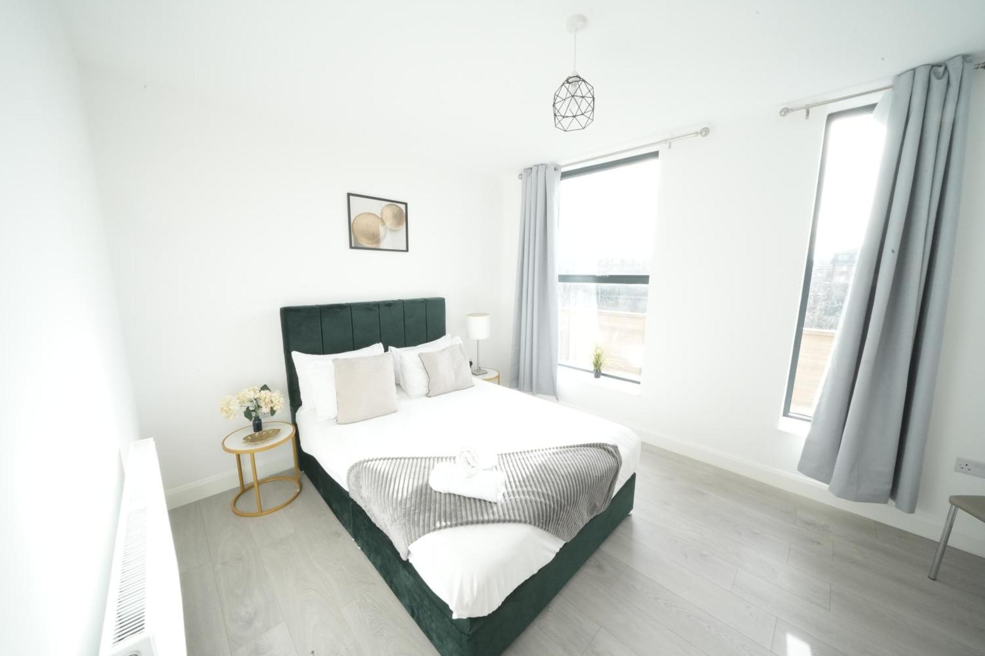 Ealing Broadway Great Stay 7-Minute Walk From The Underground Екстер'єр фото