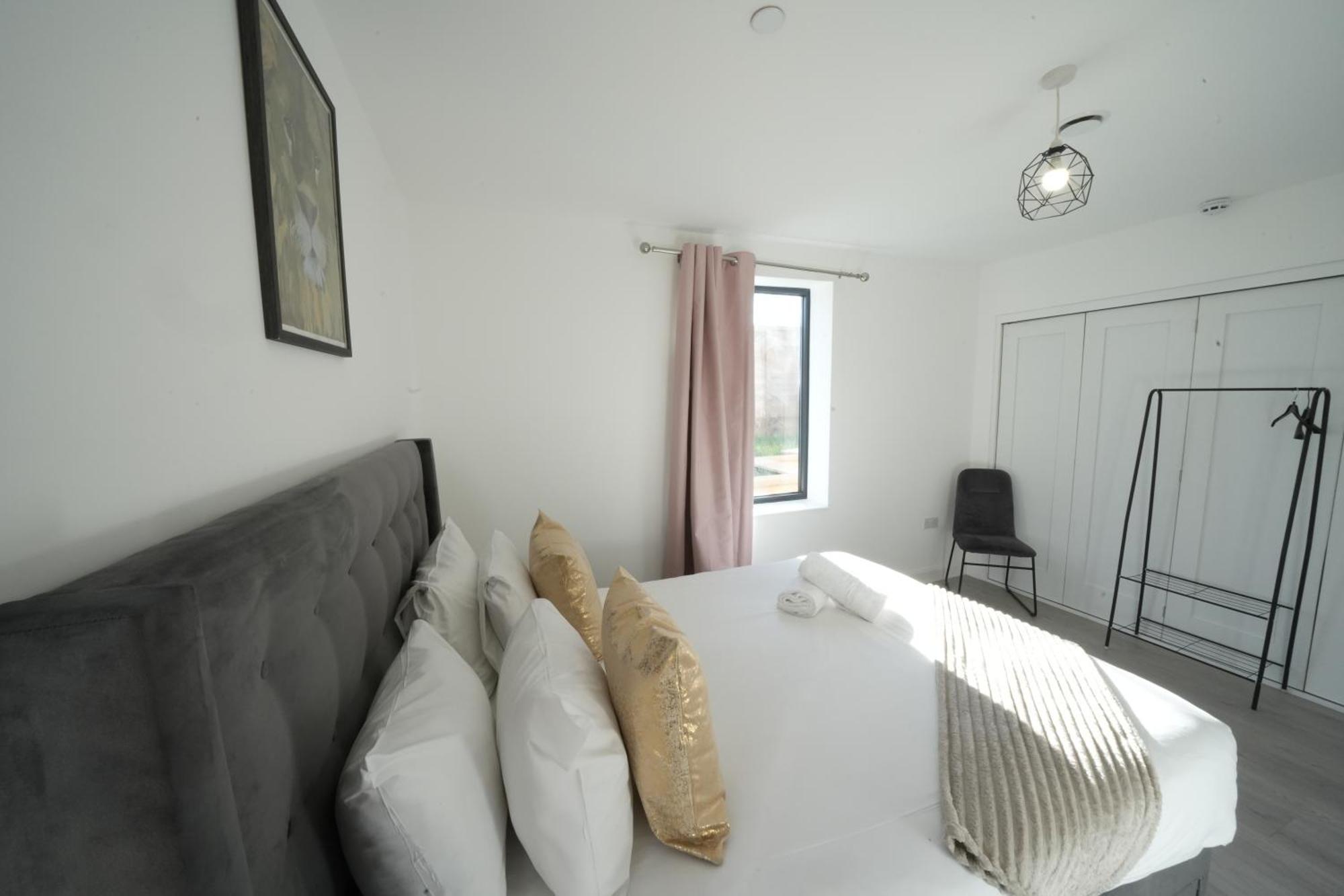 Ealing Broadway Great Stay 7-Minute Walk From The Underground Екстер'єр фото