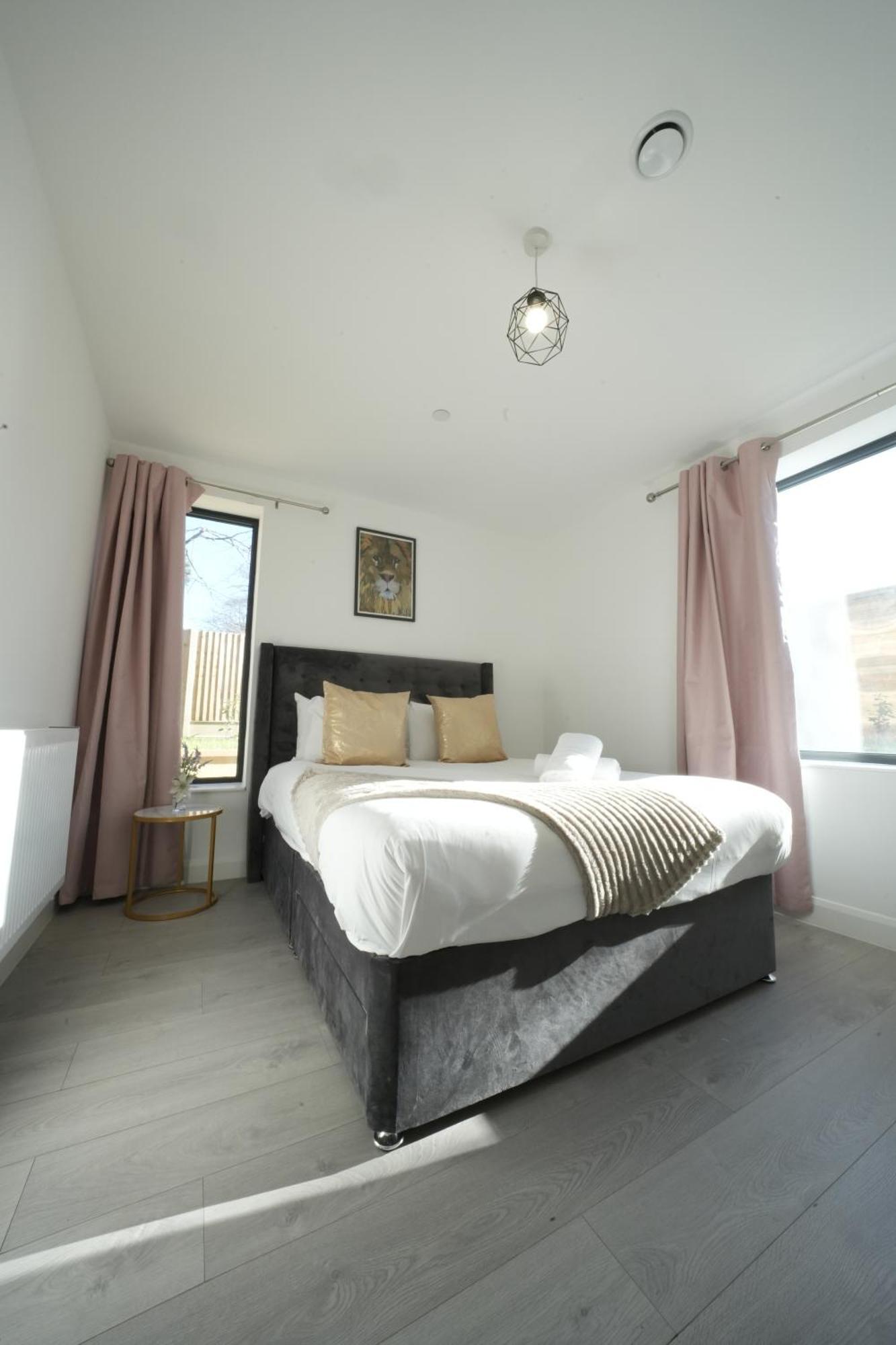 Ealing Broadway Great Stay 7-Minute Walk From The Underground Екстер'єр фото