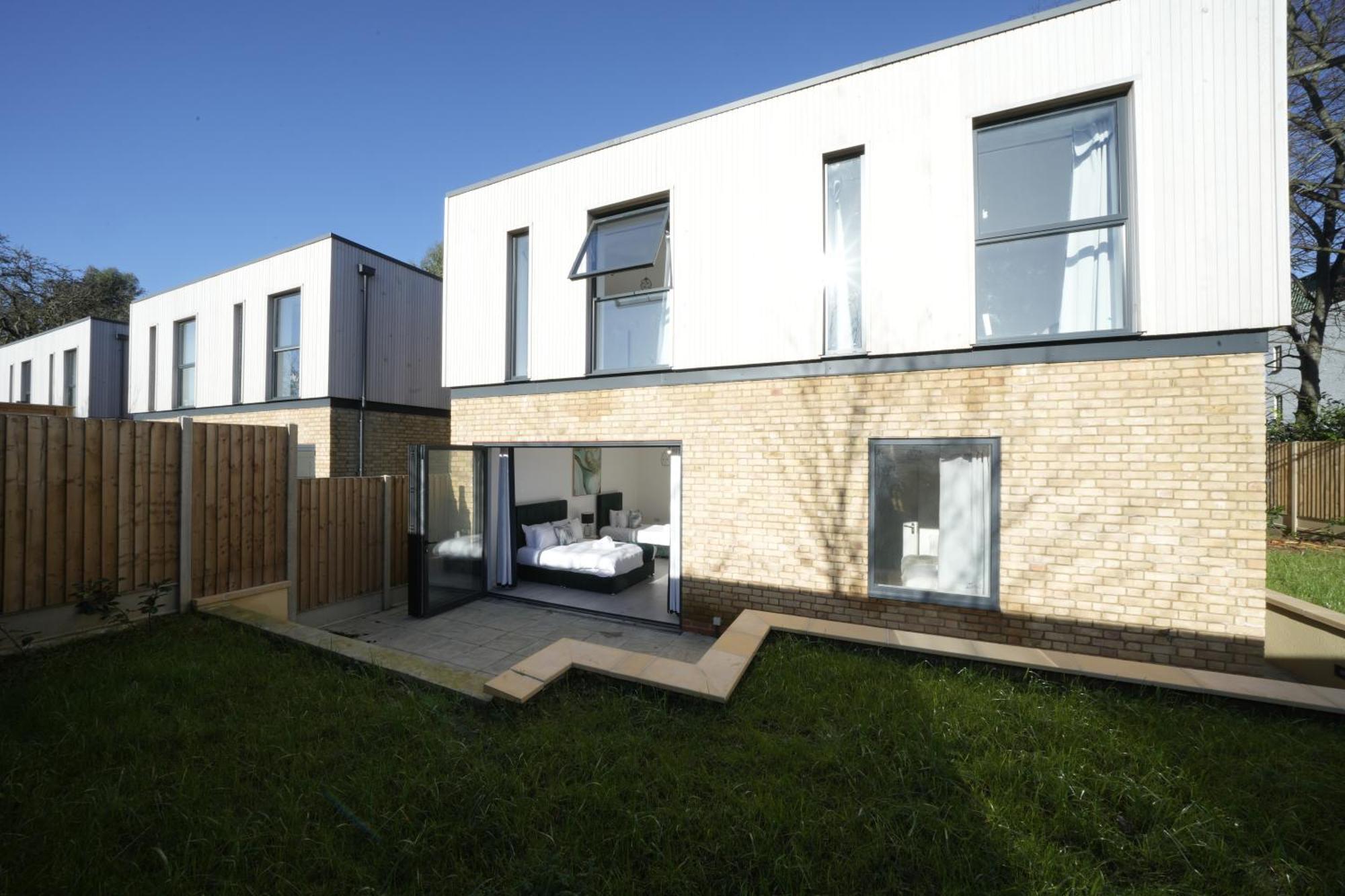 Ealing Broadway Great Stay 7-Minute Walk From The Underground Екстер'єр фото