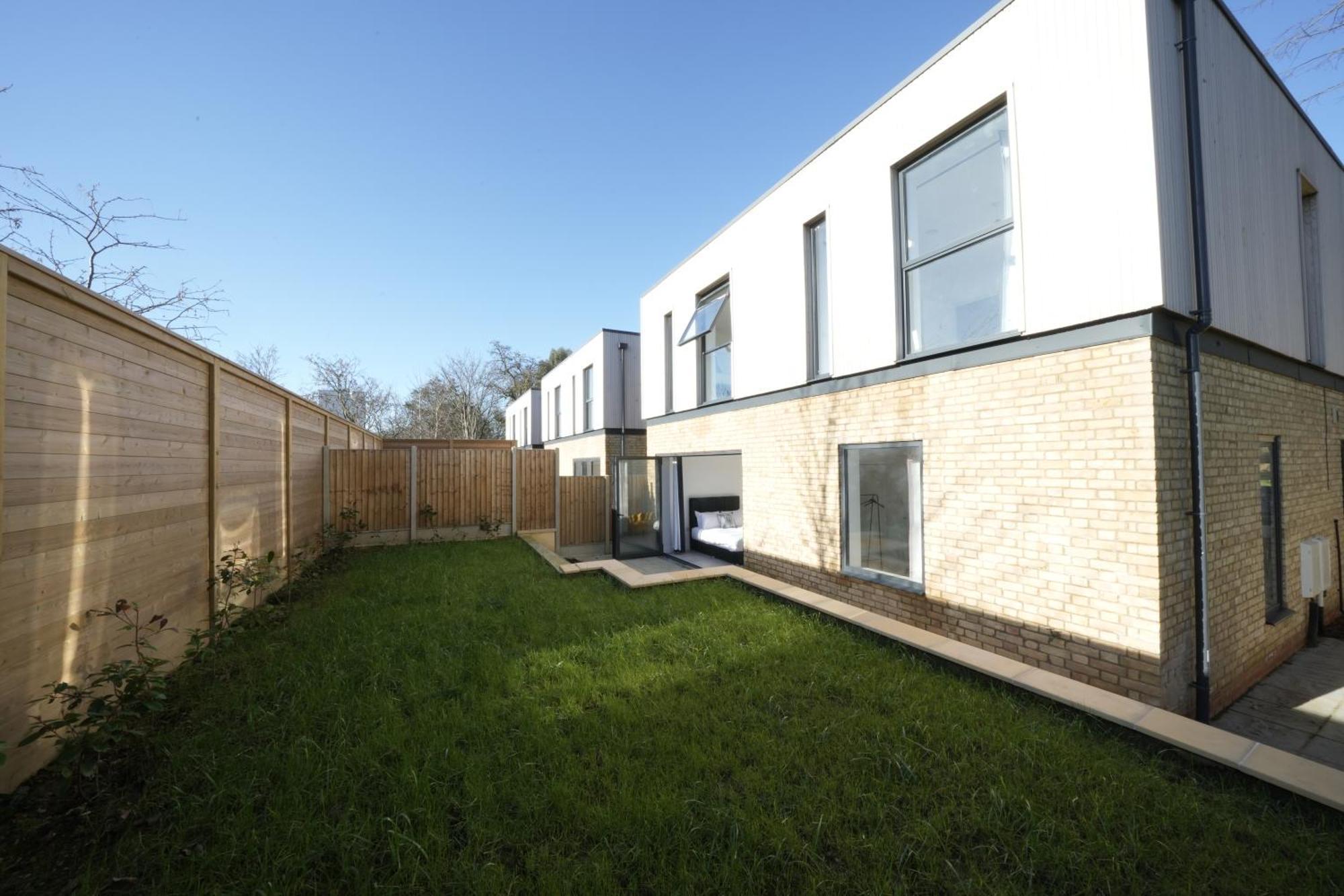 Ealing Broadway Great Stay 7-Minute Walk From The Underground Екстер'єр фото
