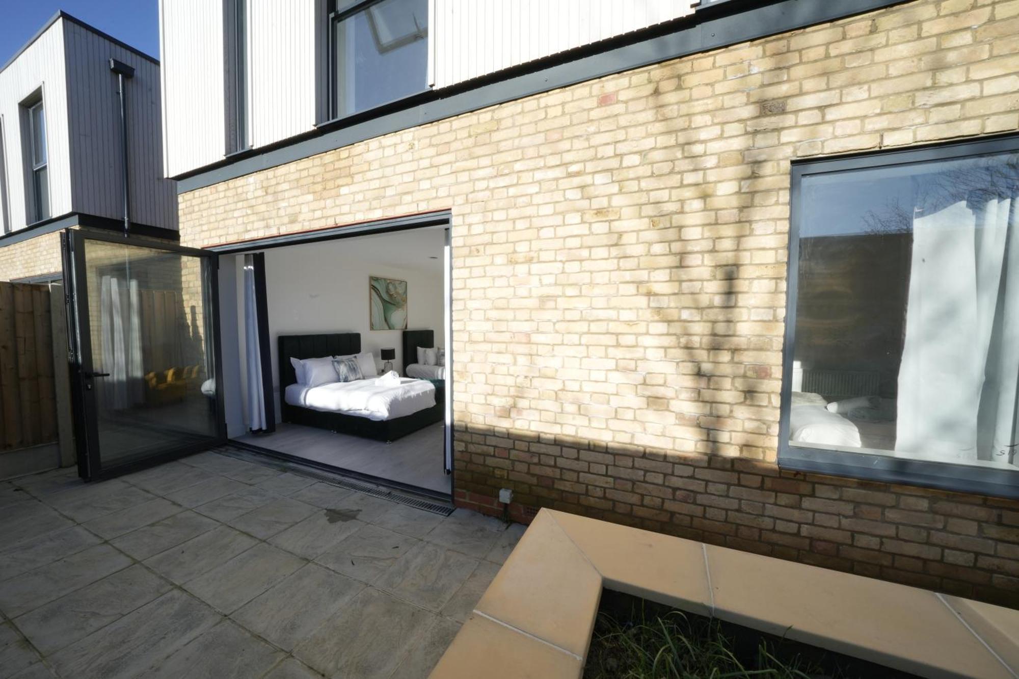 Ealing Broadway Great Stay 7-Minute Walk From The Underground Екстер'єр фото