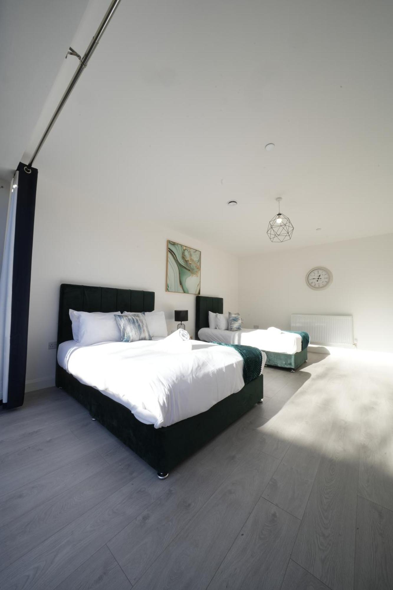 Ealing Broadway Great Stay 7-Minute Walk From The Underground Екстер'єр фото