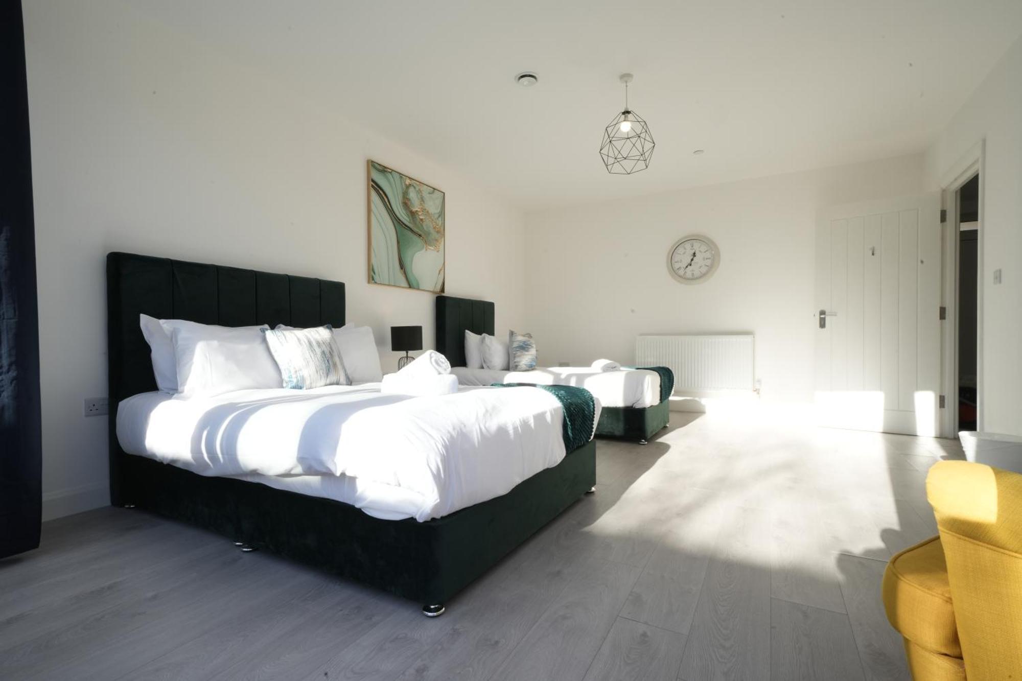 Ealing Broadway Great Stay 7-Minute Walk From The Underground Екстер'єр фото