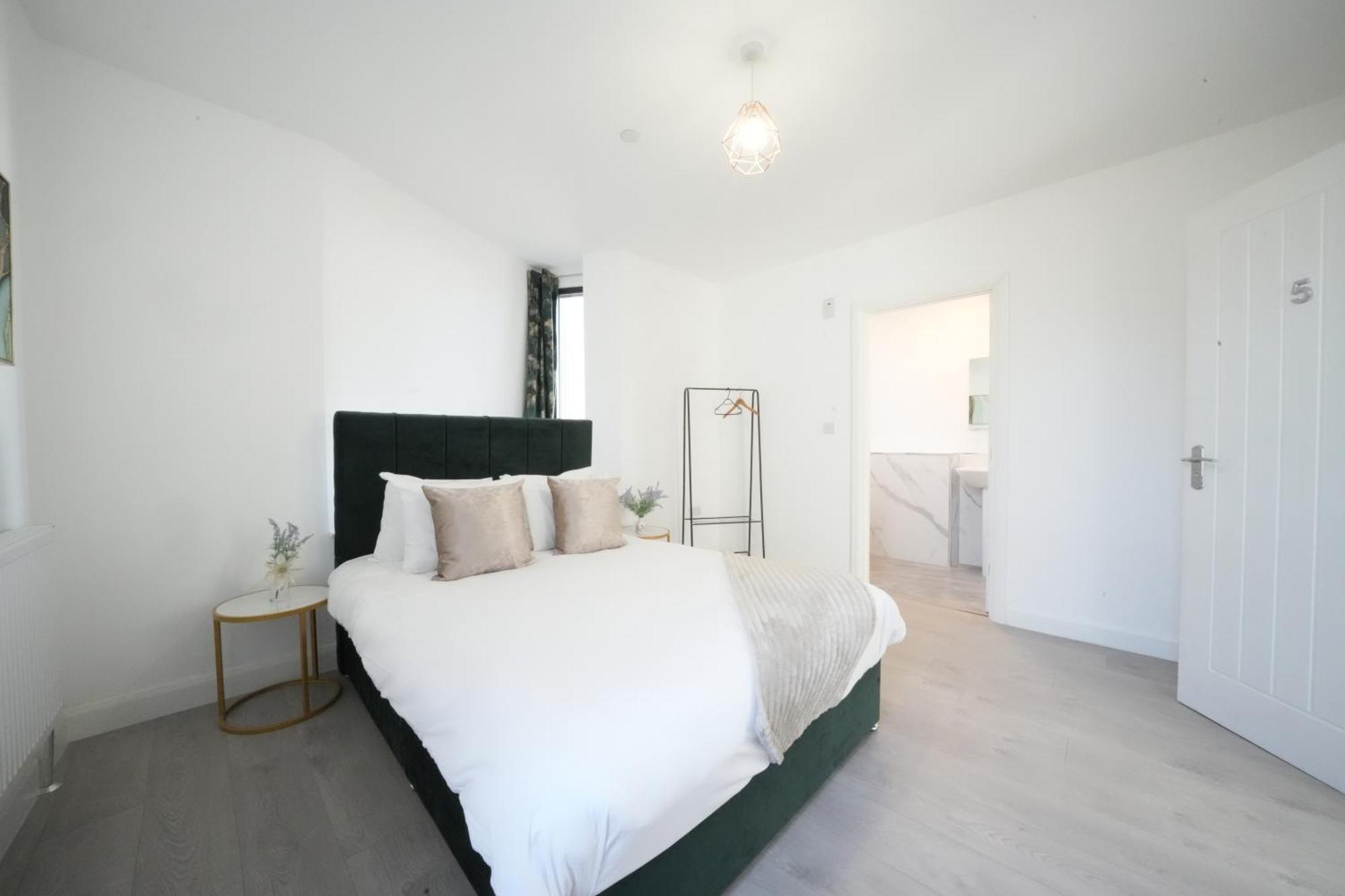 Ealing Broadway Great Stay 7-Minute Walk From The Underground Екстер'єр фото