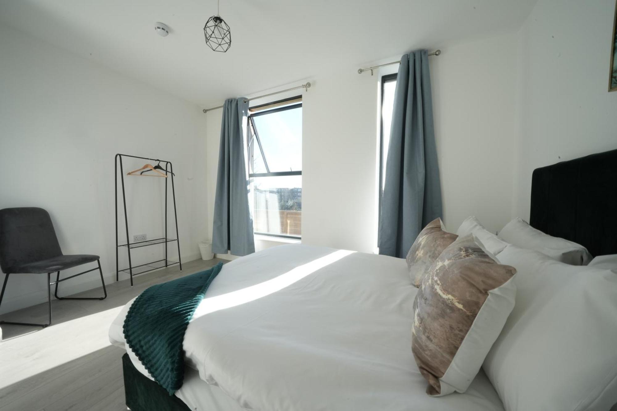 Ealing Broadway Great Stay 7-Minute Walk From The Underground Екстер'єр фото