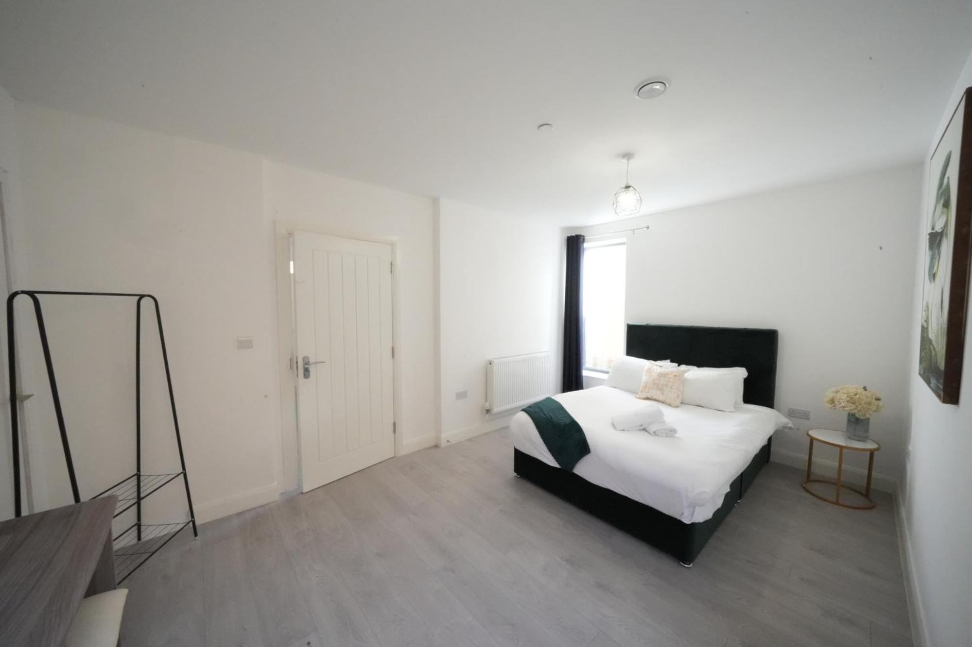 Ealing Broadway Great Stay 7-Minute Walk From The Underground Екстер'єр фото