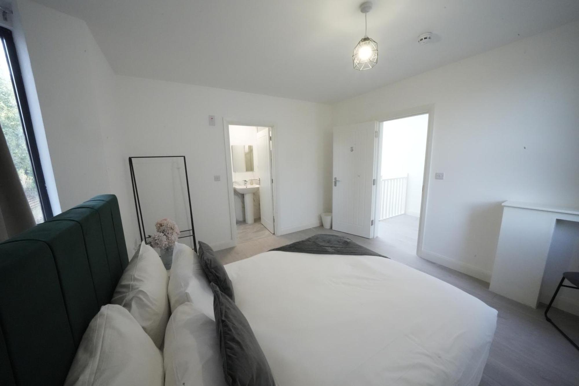 Ealing Broadway Great Stay 7-Minute Walk From The Underground Екстер'єр фото