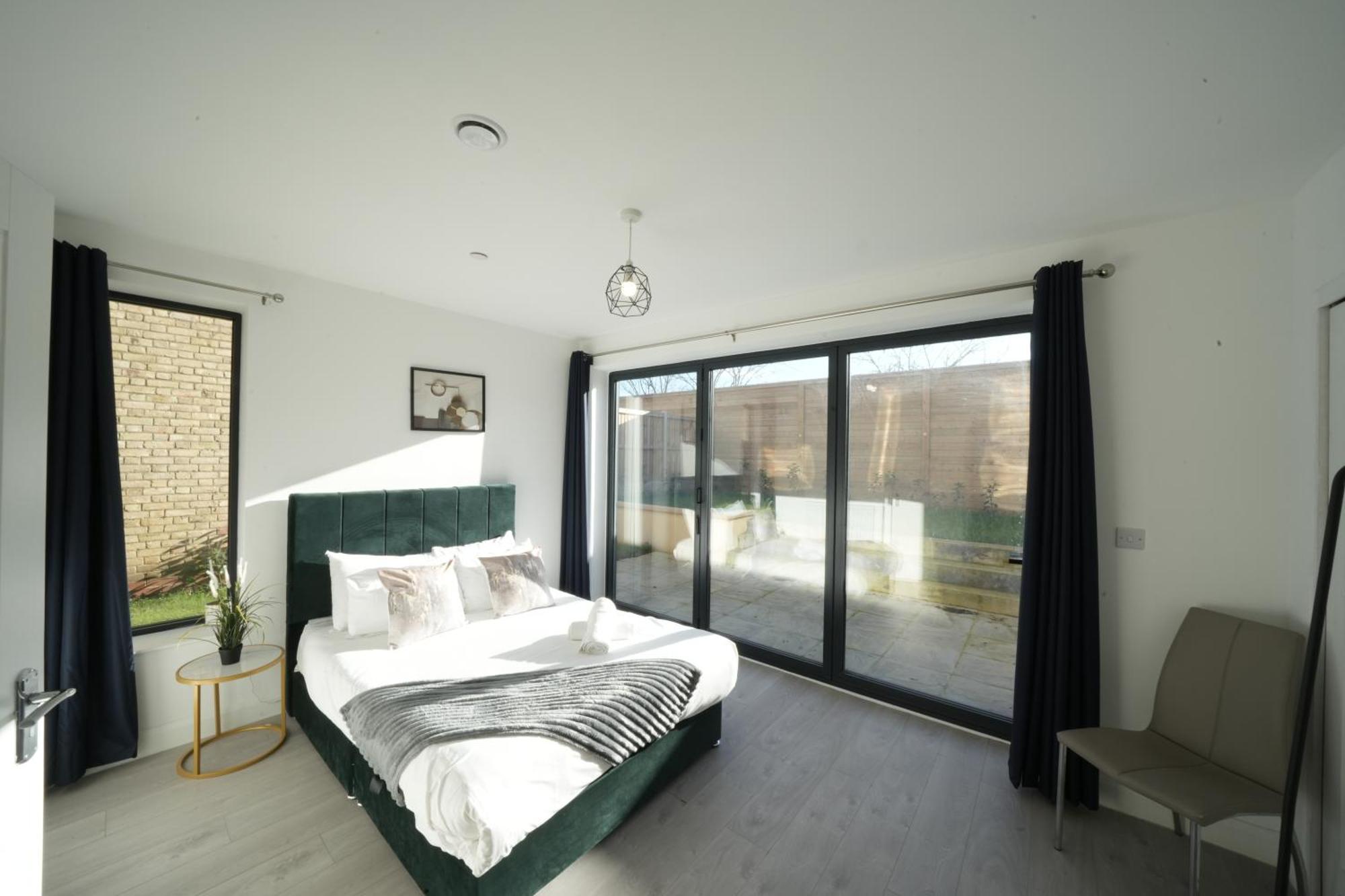 Ealing Broadway Great Stay 7-Minute Walk From The Underground Екстер'єр фото